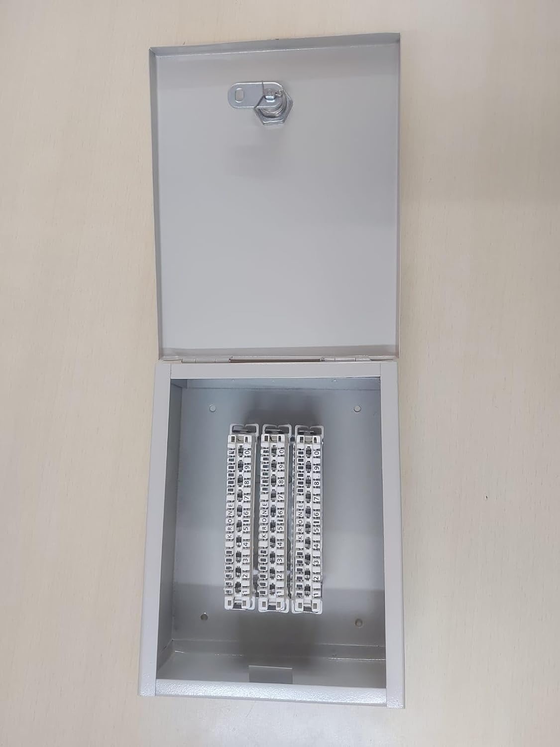 APKR 30pair DISTRIBUTION BOX.