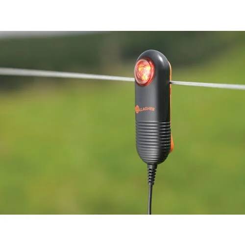 Gallagher Live Fence Indicator (G51100), Flashing LED Voltage Monitor, Visible up to 3,000ft, No Batteries, Water/UV Resistant